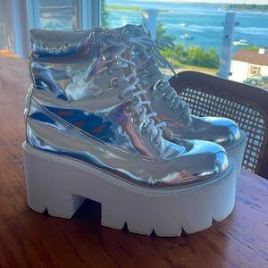 Silver metallic lightweight platform boots size 6
